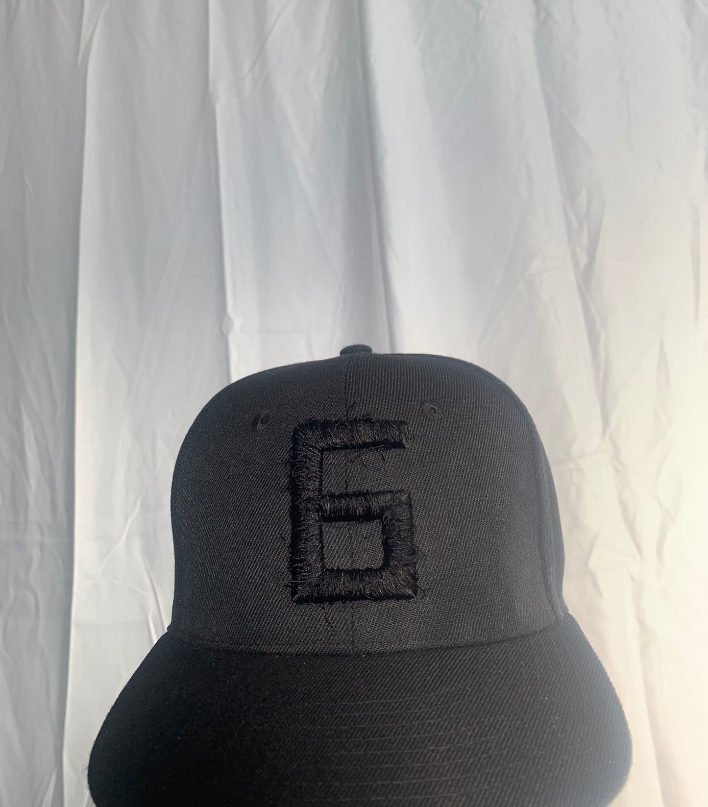 DISTRESSED 6 LOGO CAP